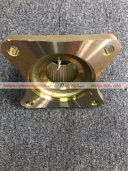 Mặt bích đuôi hộp số HINO 700 trộn bê tông