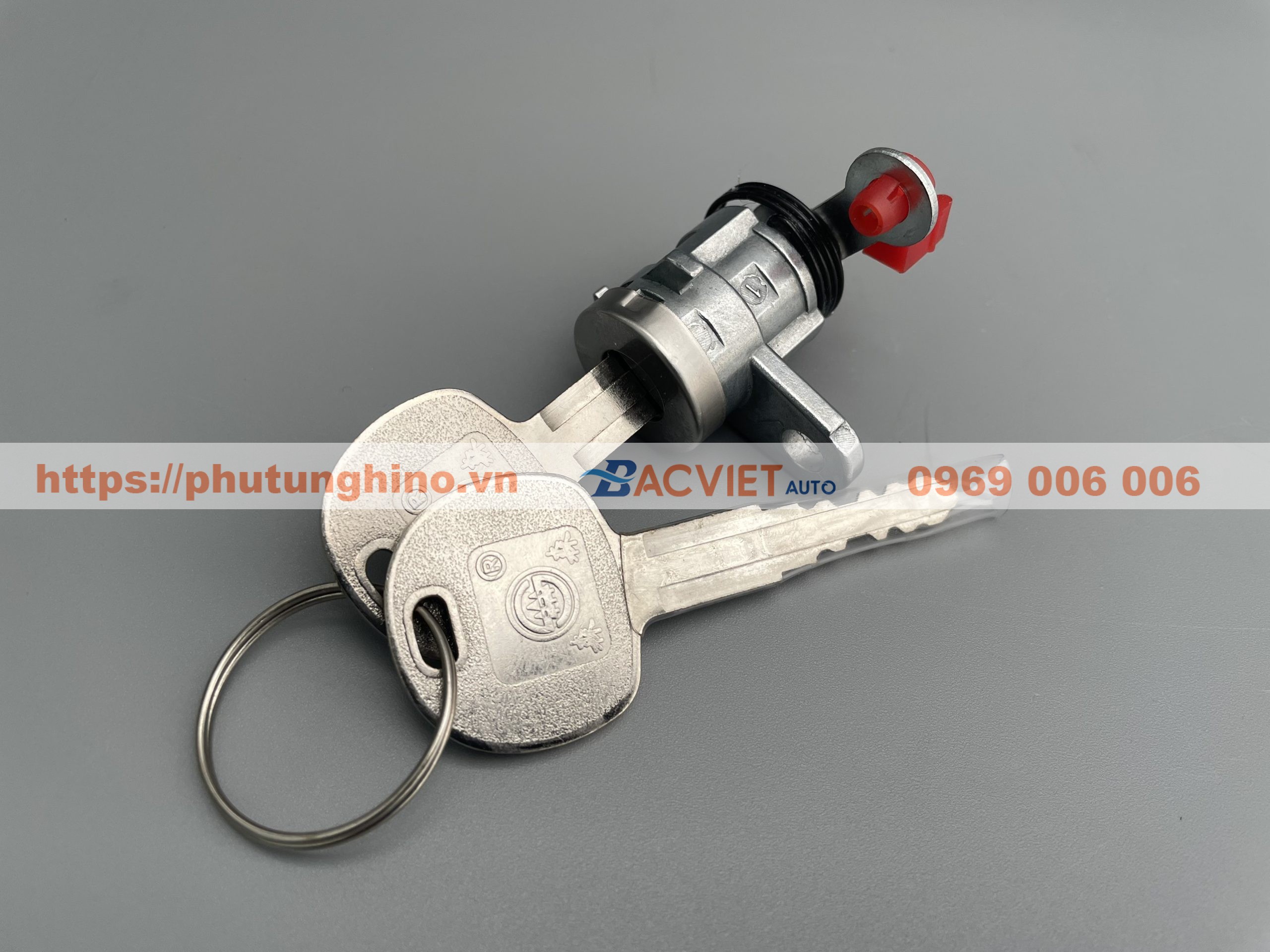 Ổ khóa chìa cánh cửa ISUZU NQR75