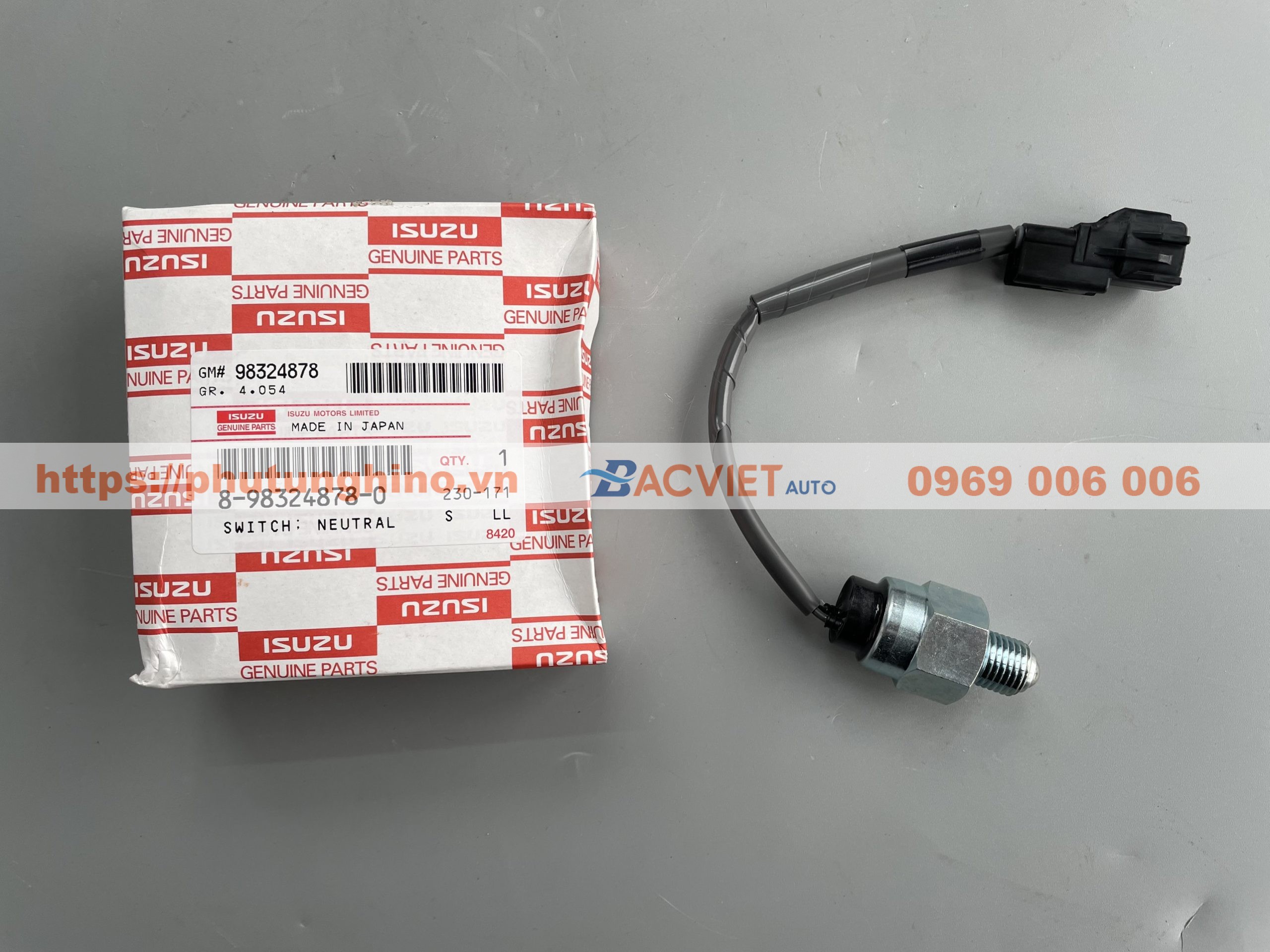 Công tắc lùi ISUZU NQR75 hãng