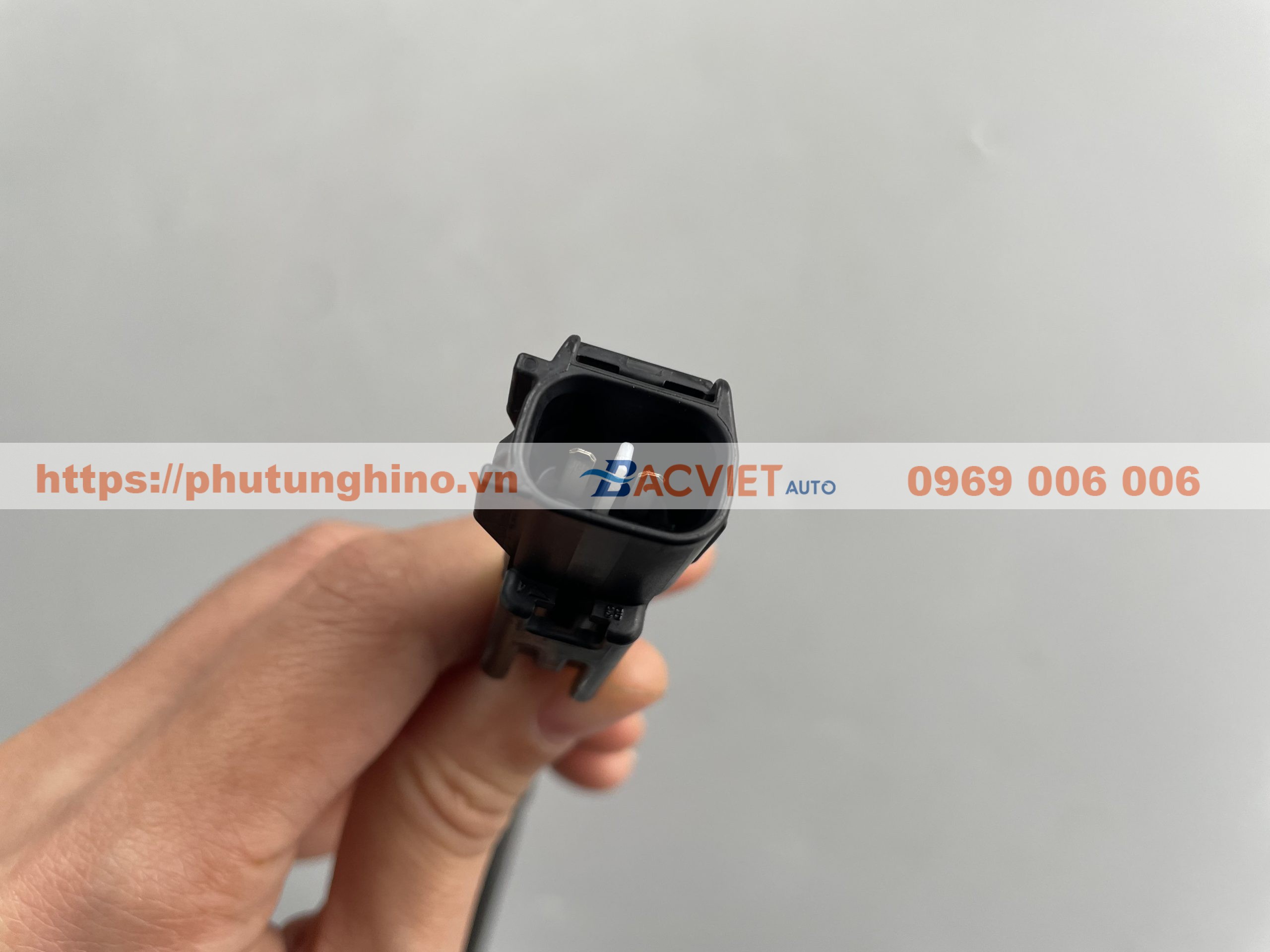 Công tắc lùi ISUZU NQR75 hãng