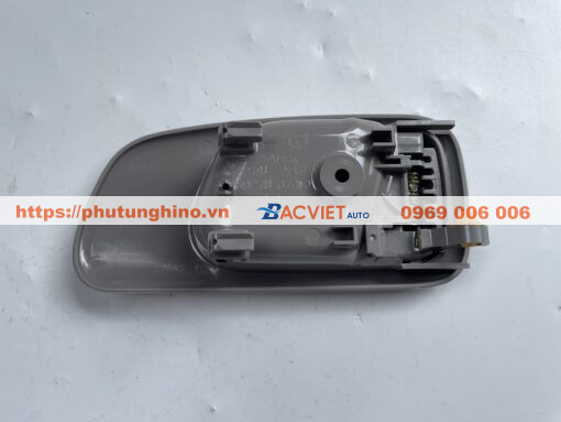 Tay mở cửa trong HINO 300 WU422