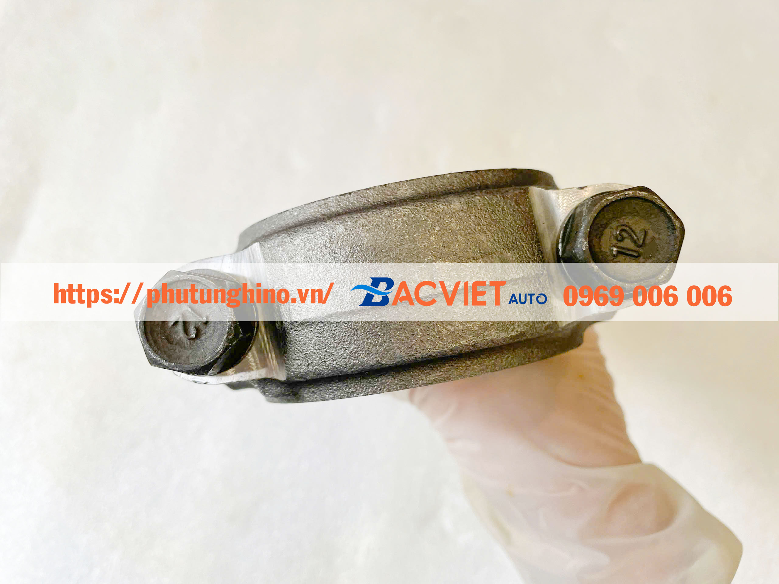 Tay biên Mitsubishi FUSO