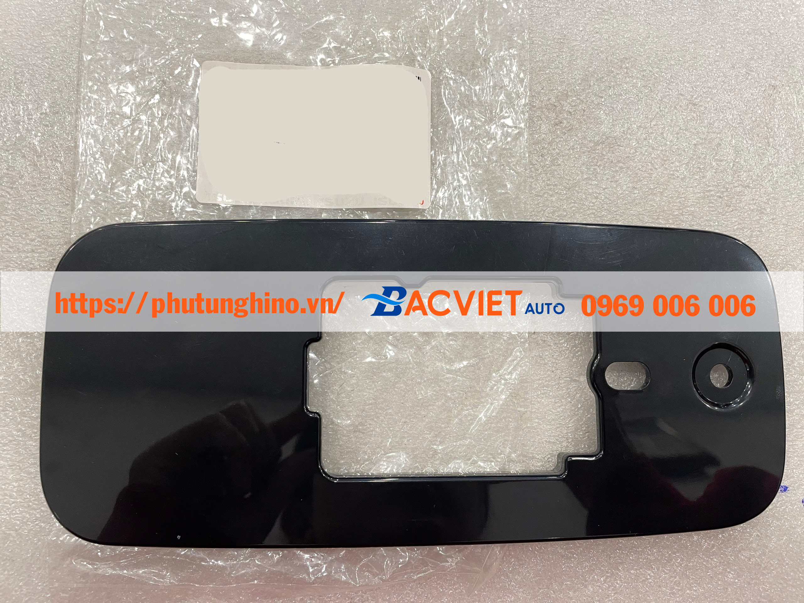 Ốp xin nhan cánh cửa ISUZU FVM