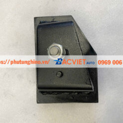 Chân máy trước NISSAN UD Quester