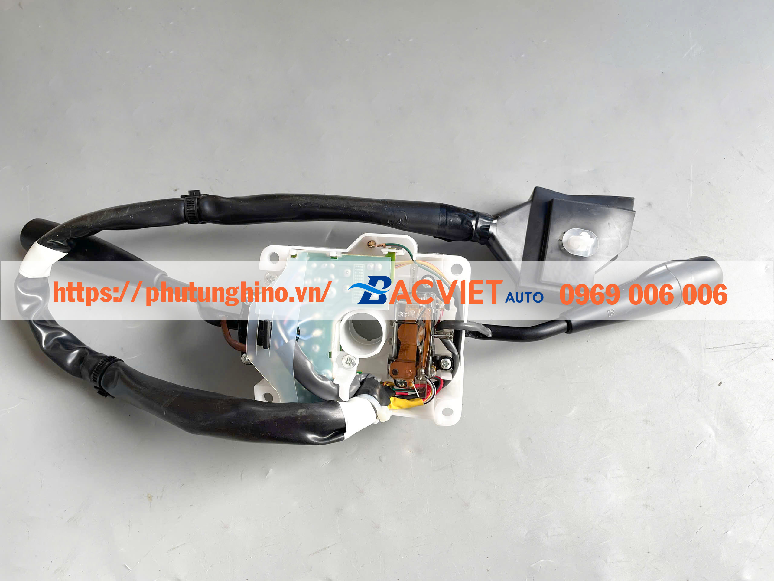 Công tác pha cos HINO 300 WU