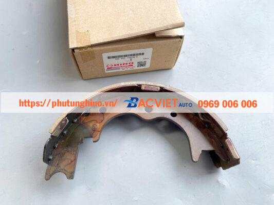 Má phanh tay HINO 300 WU422