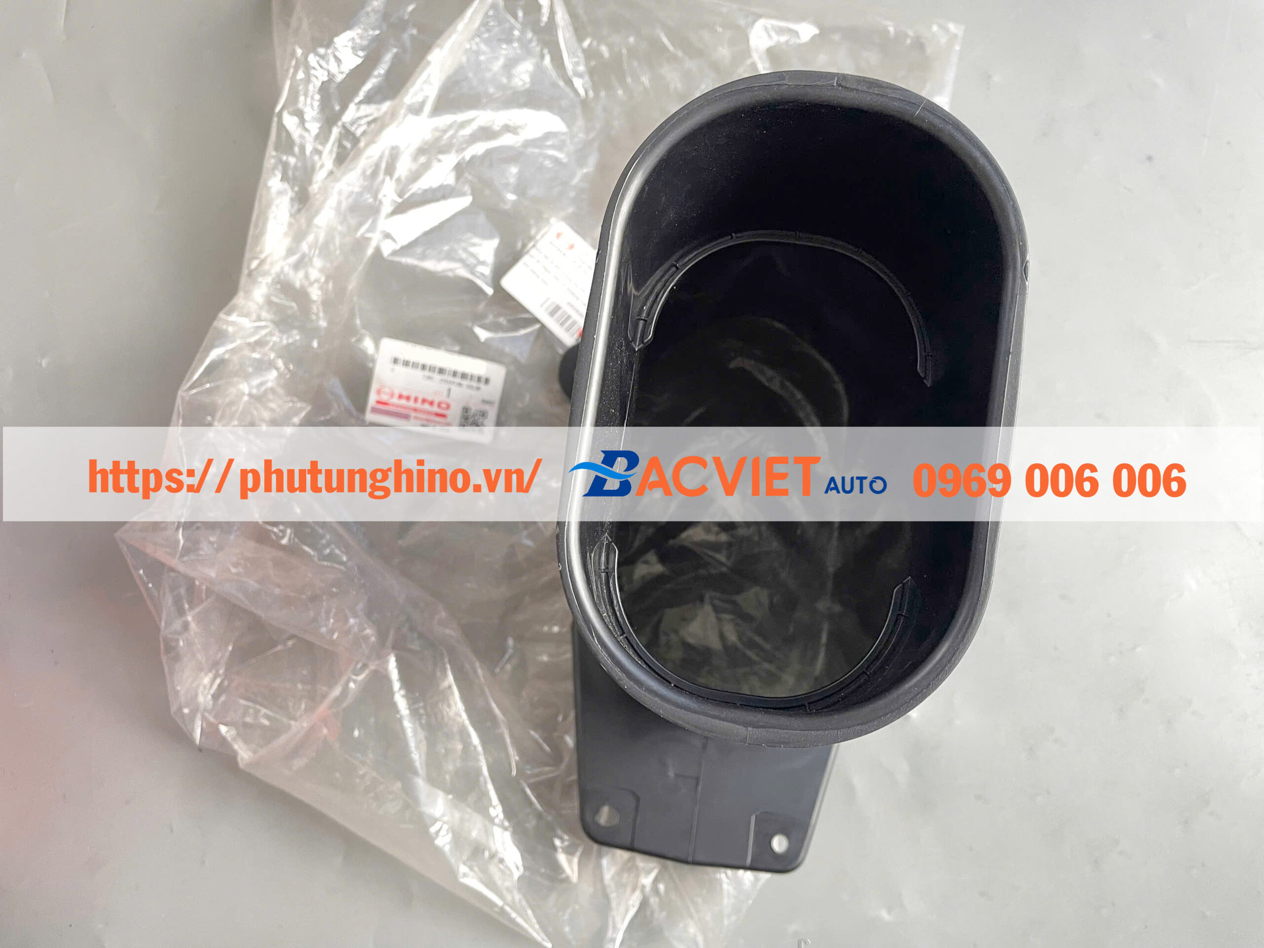 Ốp dưới cổ vô lăng HINO 500