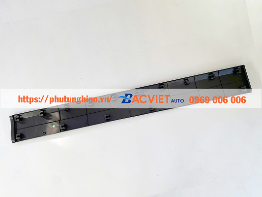 Ốp sườn miếng giữa IVECO 16 chỗ