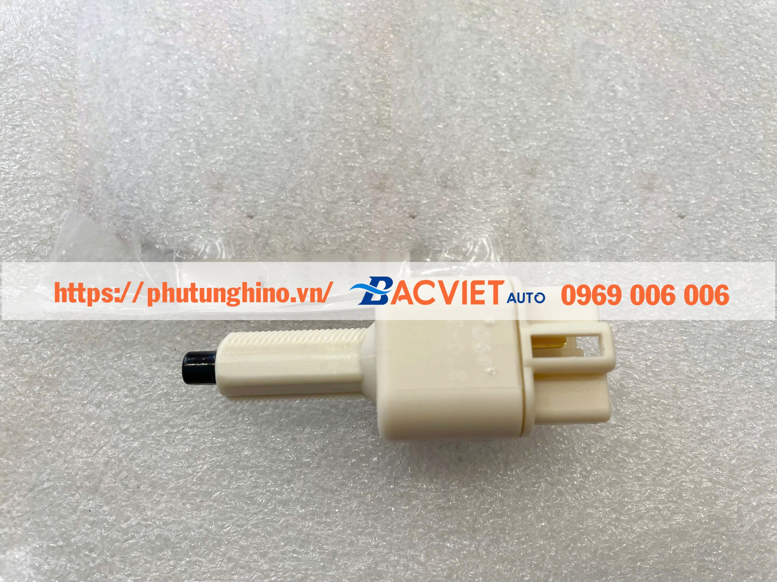Công tắc chân phanh HINO 300